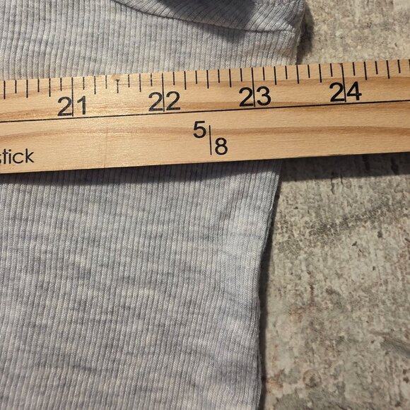 Athleta Women's High Low Short Sleeve Gray Top size Medium - Picture 5 of 6